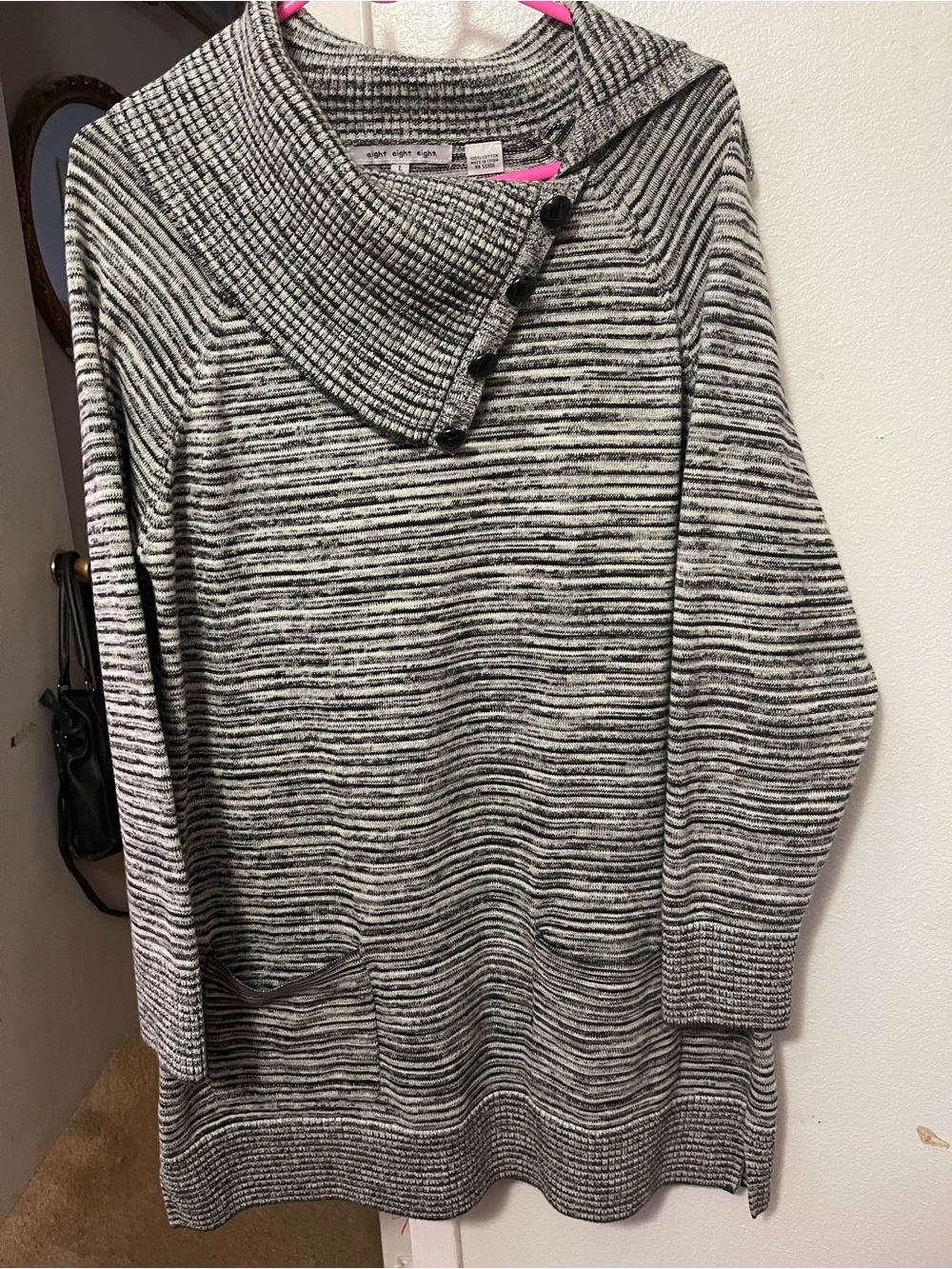 Title

Eight Eight Eight Cotton Cowl Neck Button Tunic Sweater Black Cream L